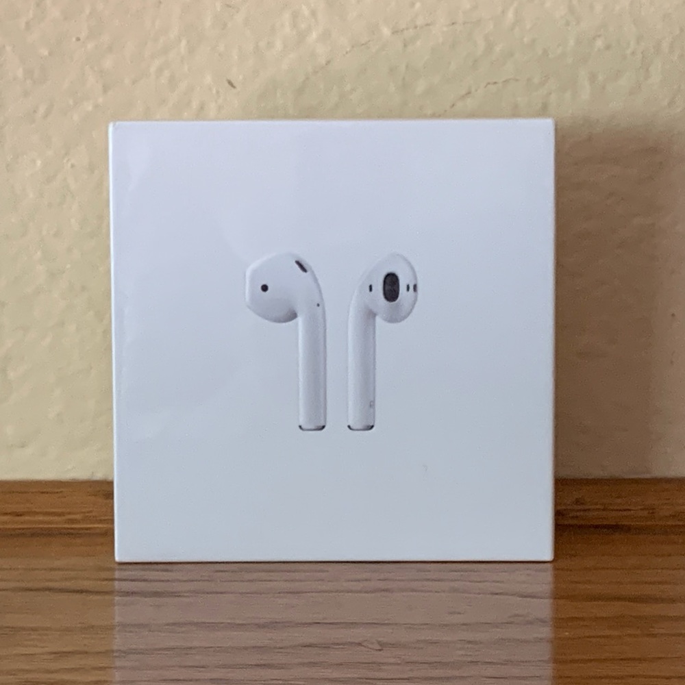 Apple Airpods 2nd Generation BRAND NEW